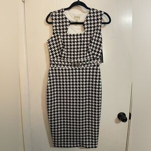 Enfocus Studio size 6 black & white sleeveless midi dress with a silver buckle